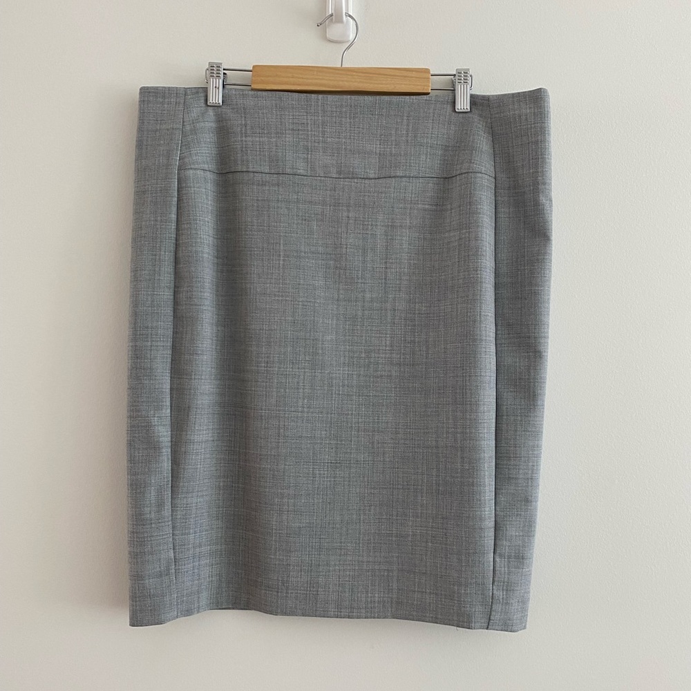 NWT Le Chateau Light Grey Pencil Skirt, Size 18